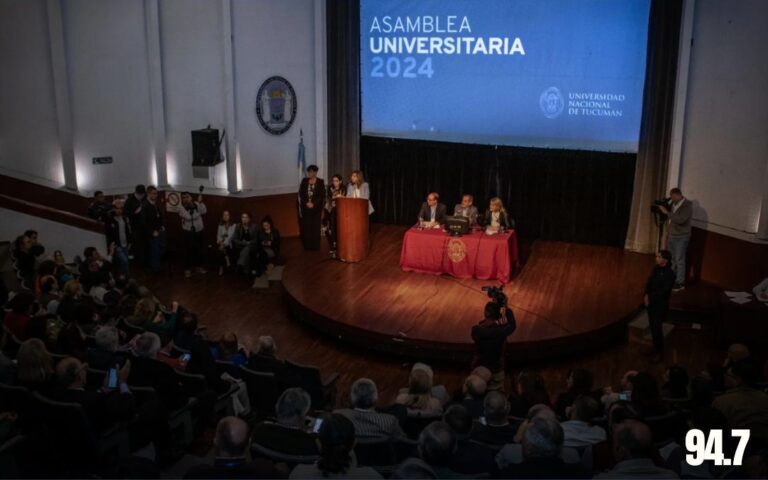 “El nuevo estatuto consolida la democracia en la universidad”, dijo José Hugo Saab