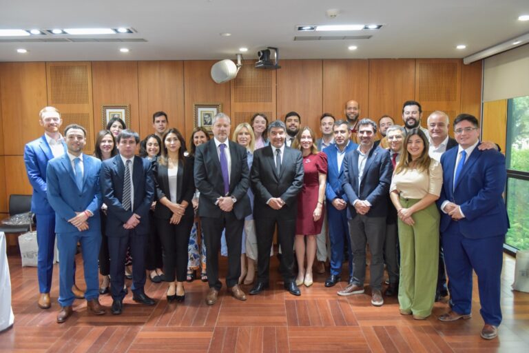 Representantes de la FURP y referentes de políticos estadounidenses visitaron la legislatura