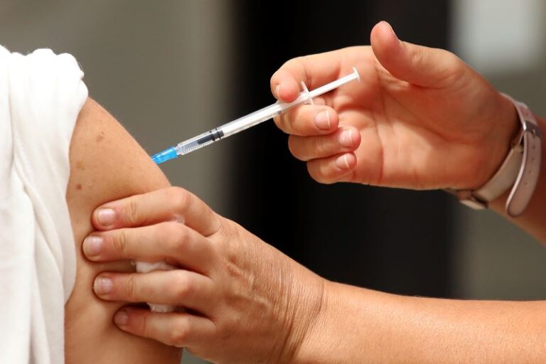 Dengue: habrá un puesto fijo de vacunación toda la semana en la peatonal Muñecas