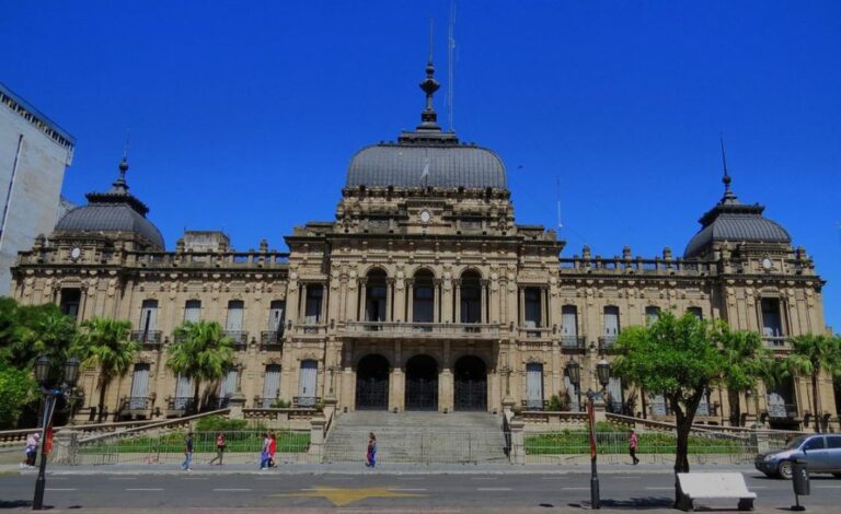 Recordá que hoy y el 30 de diciembre la administración pública trabaja hasta el mediodía