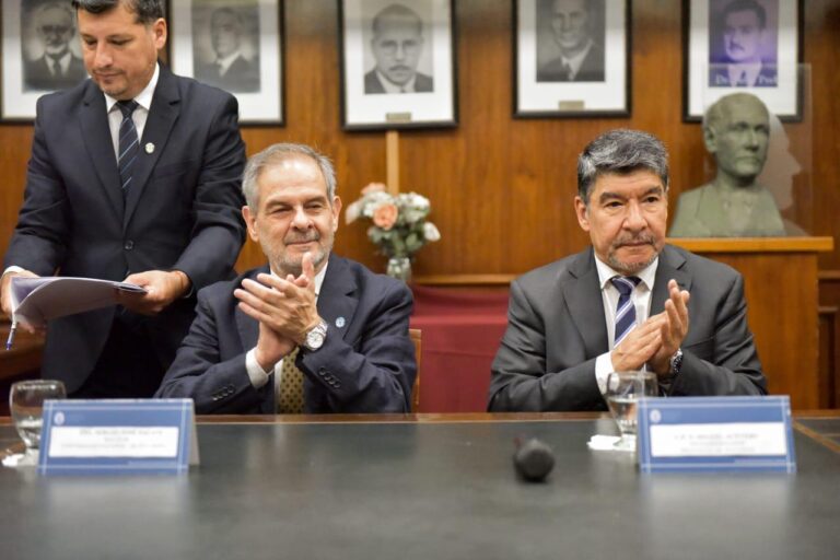 La UNT firmó un convenio con Derecho y la Legislatura para promover el uso de la IA