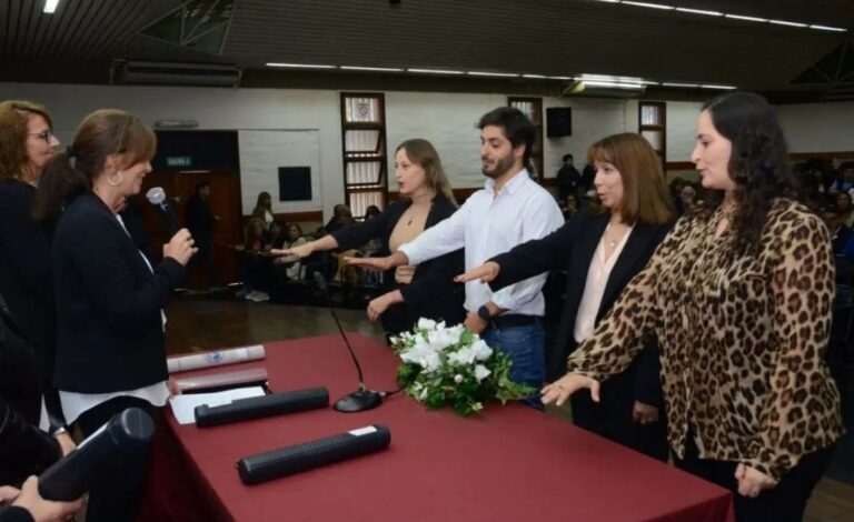 Nuevos psicólogos se gradúan en la UNT: todo listo para la ceremonia