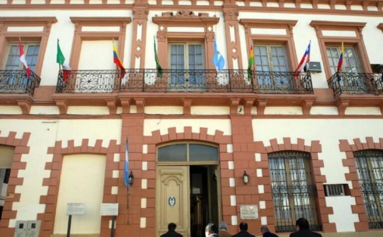 Peña Solidaria en la Escuela Sarmiento UNT: Diversión para financiar proyectos estudiantiles