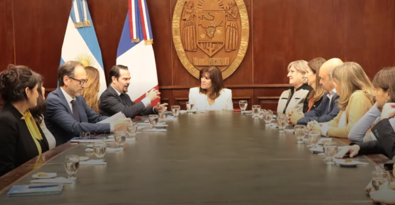 La vicerrectora de la UNT recibió la visita del embajador de Francia en Argentina