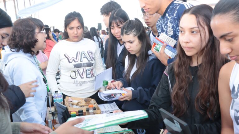 La UNT llevó su oferta académica y programas de salud a la Expo Territorial en Las Talitas
