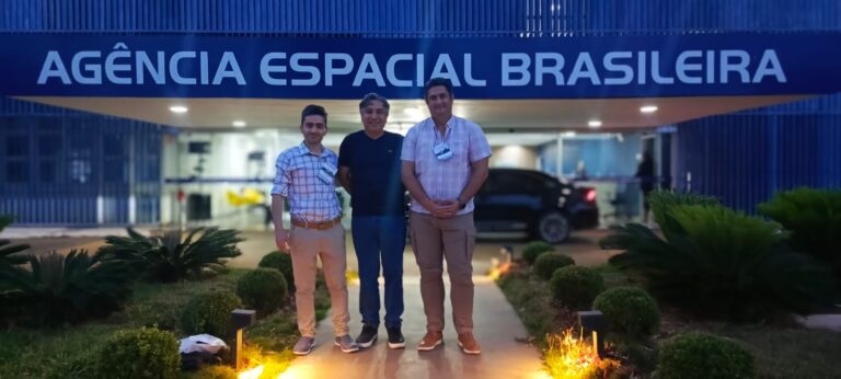 Proyecto satelital educativo del Instituto Técnico de Aguilares presente en el Congreso Aeroespacial de Brasil