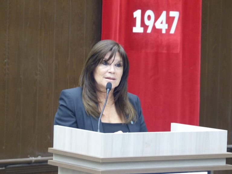 “Pensar la universidad desde adentro”: Mercedes Leal presenta un libro que interpela la profesión académica