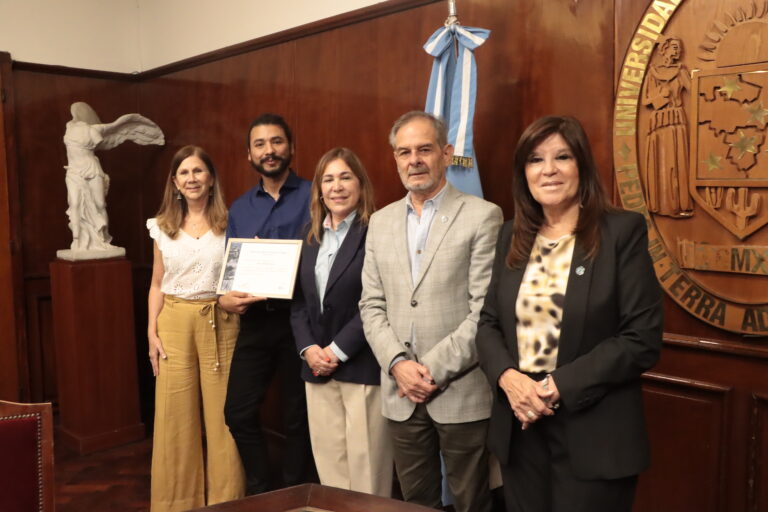 Orgullo universitario: estudiantes de la UNT reciben el Premio Lola Mora por su excelencia artística