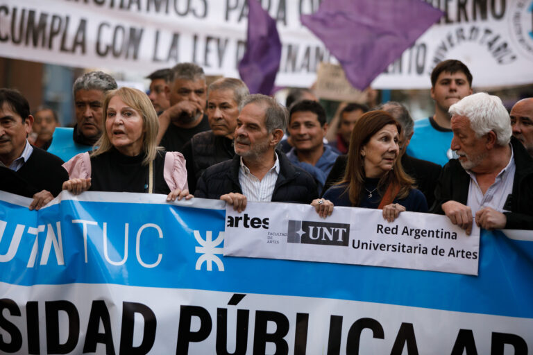 Pagani encabezó la cuarta Marcha Federal Universitaria en Tucumán: “Nosotros no somos el problema, queremos ser la solución”